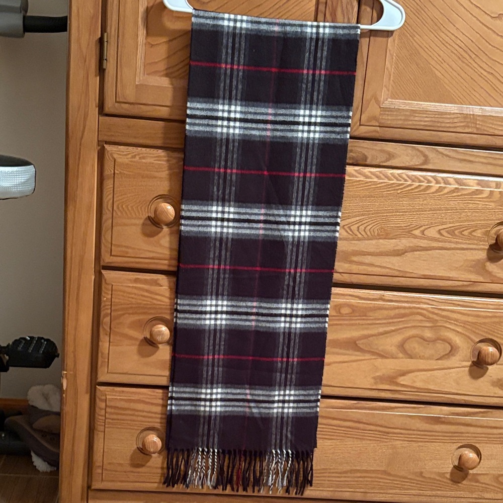 V. FRAAS Men's Plaid Scarf - Black, White, and Red